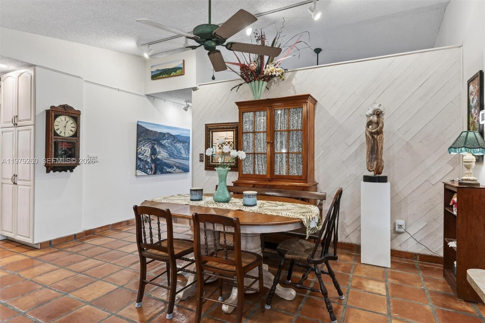 FIRST ADDN TO CALUSA CLUB - Residential