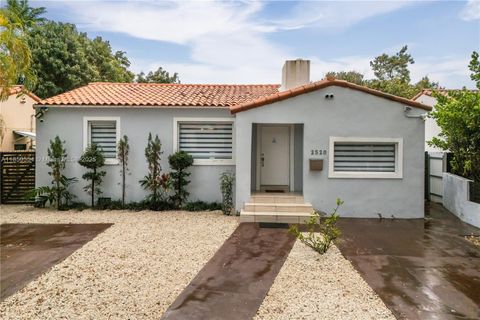 2520 SW 13th St Miami FL 33145