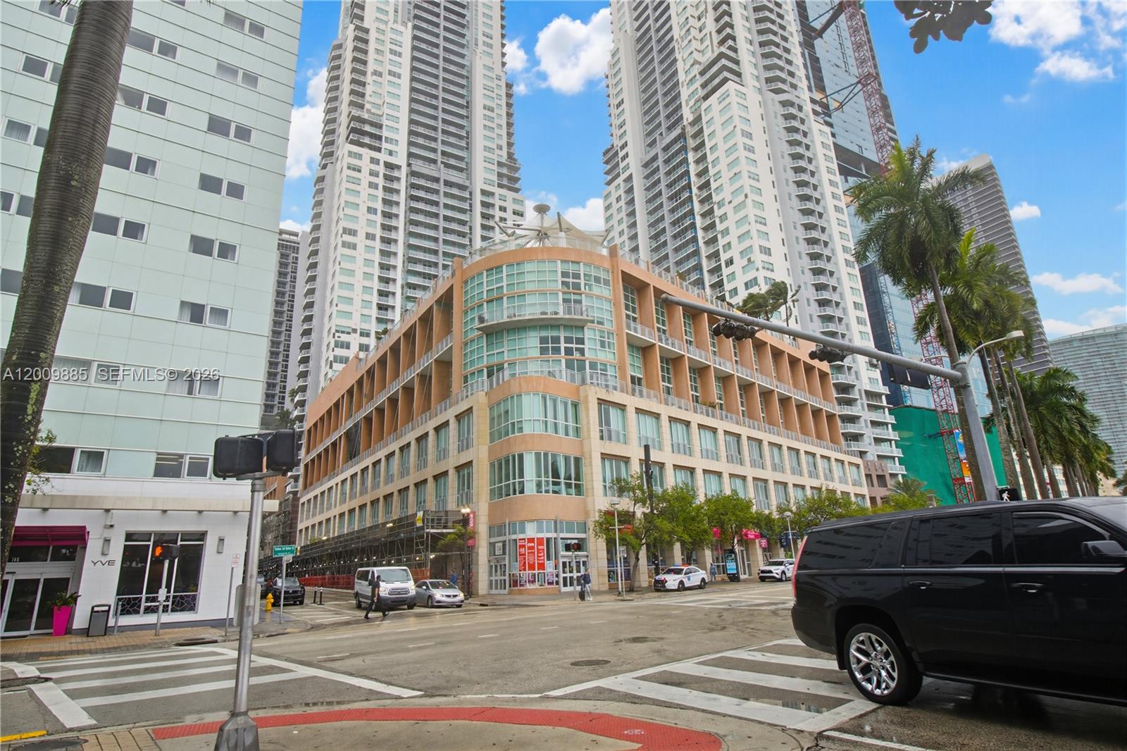 VIZCAYNE SOUTH CONDO - Residential