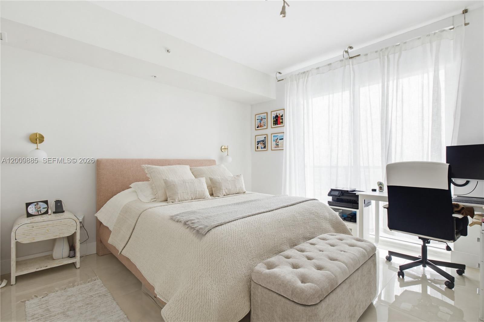 VIZCAYNE SOUTH CONDO - Residential