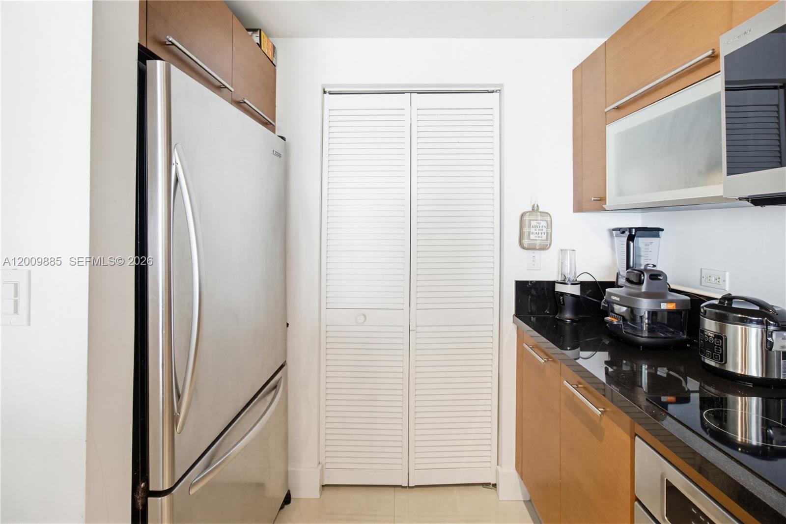 VIZCAYNE SOUTH CONDO - Residential