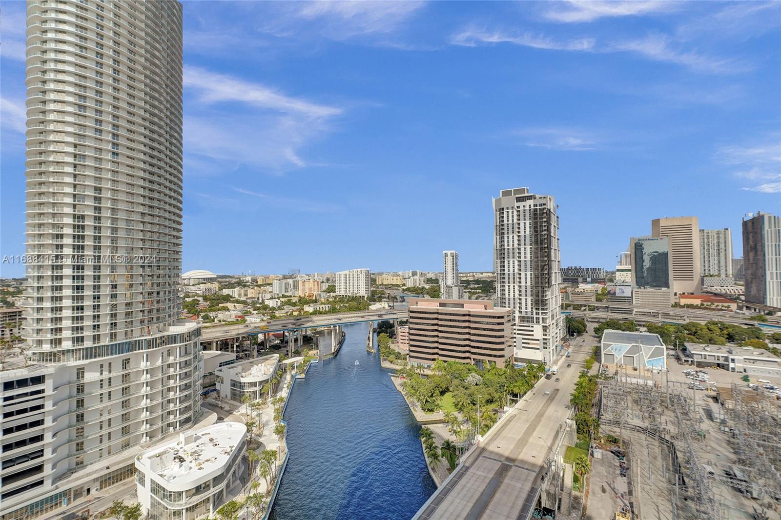 LATITUDE ON THE RIVER CON - Residential