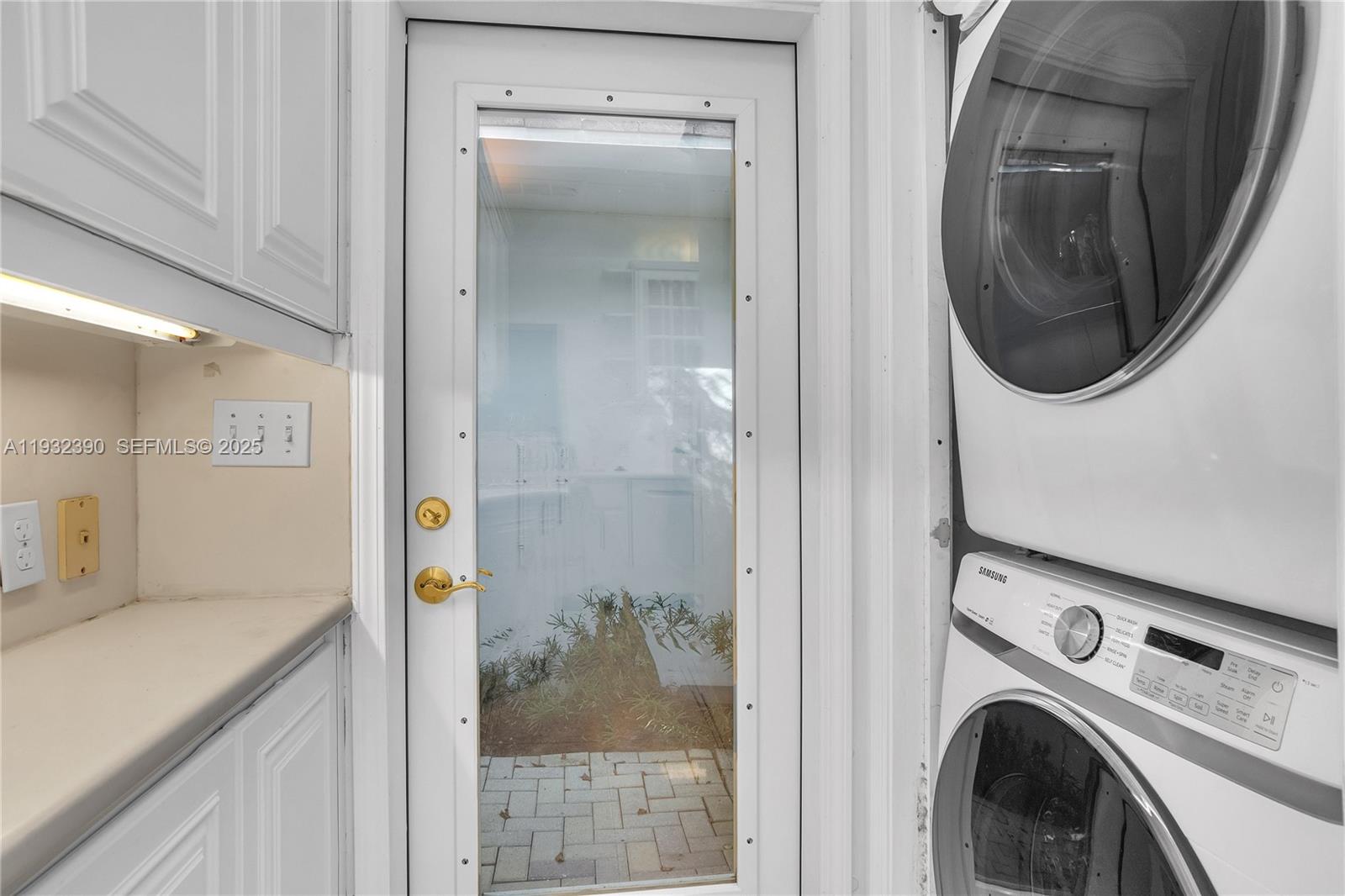 VICTORIA PARK CORR AMEN P - Residential