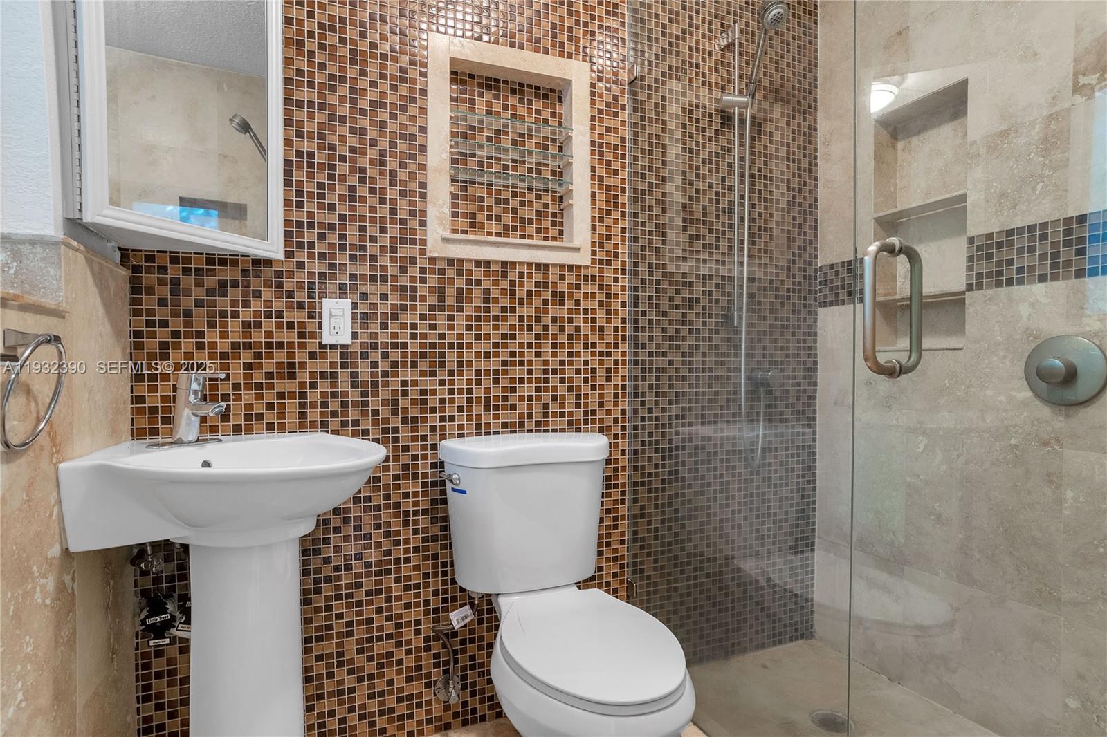 VICTORIA PARK CORR AMEN P - Residential