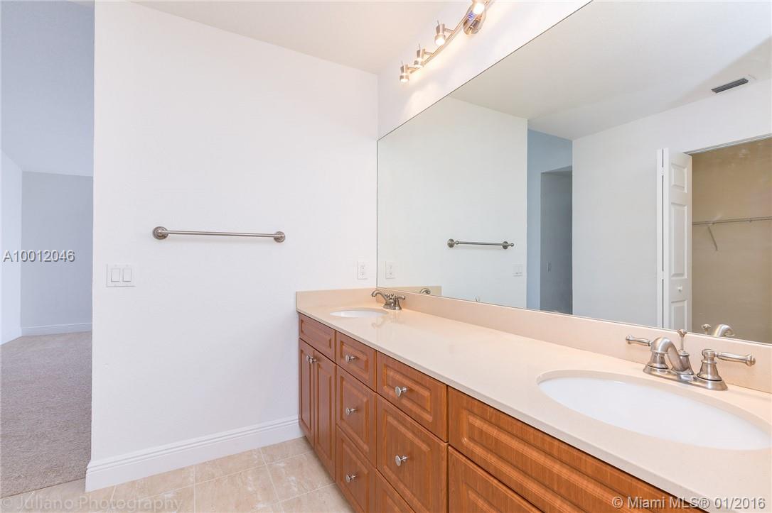 Country Isles Garden Home - Residential