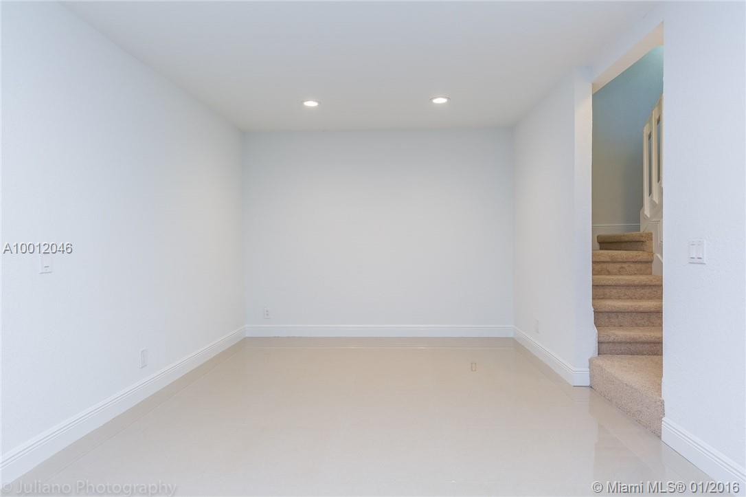 Country Isles Garden Home - Residential