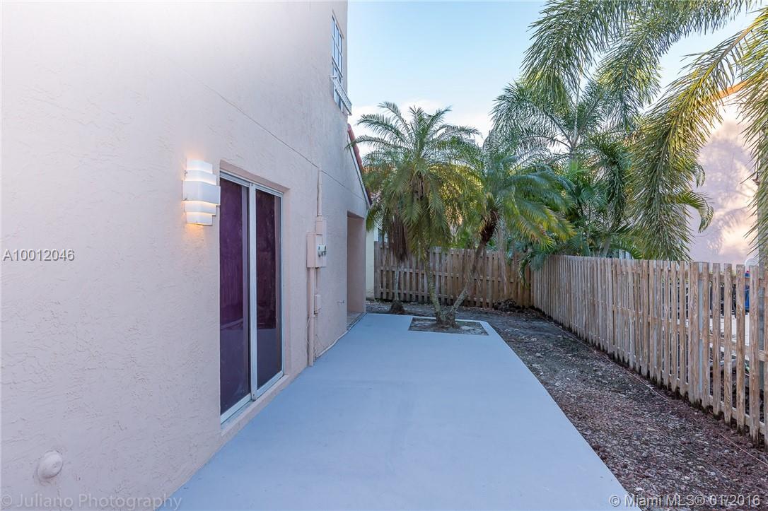 Country Isles Garden Home - Residential