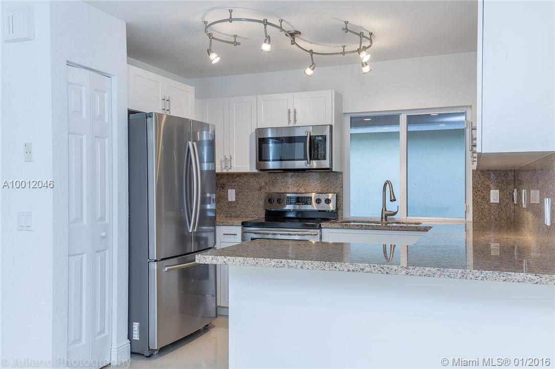 Country Isles Garden Home - Residential