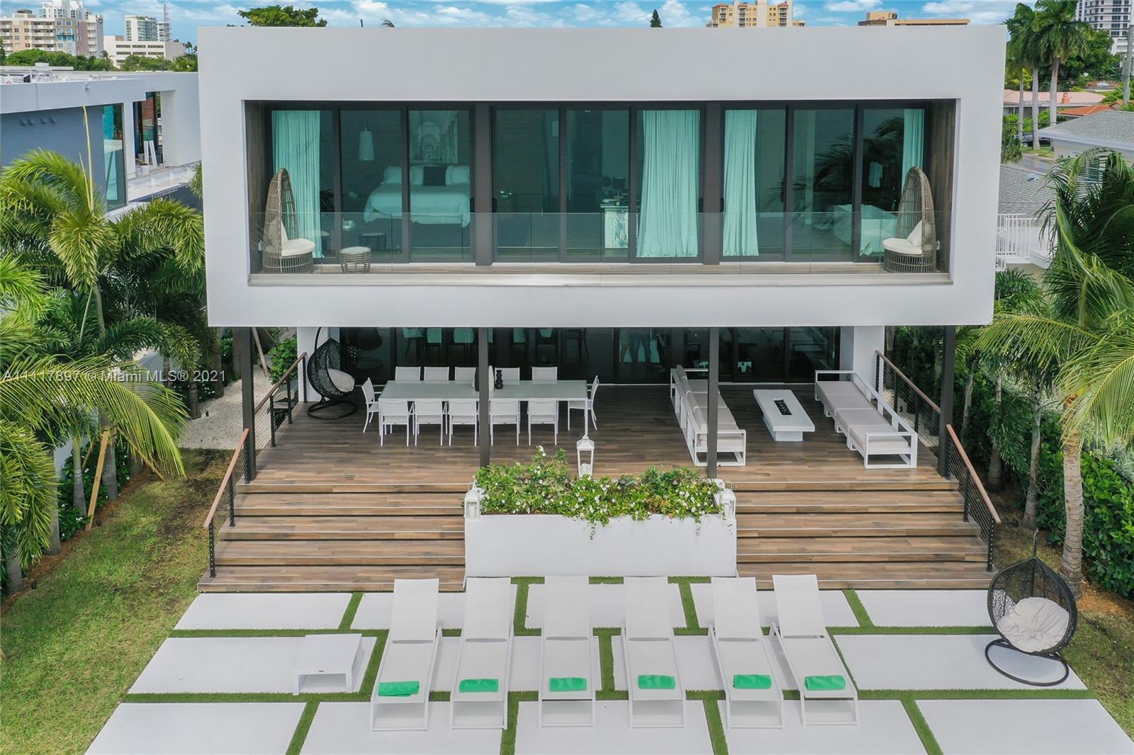 TREASURE ISLAND - Residential