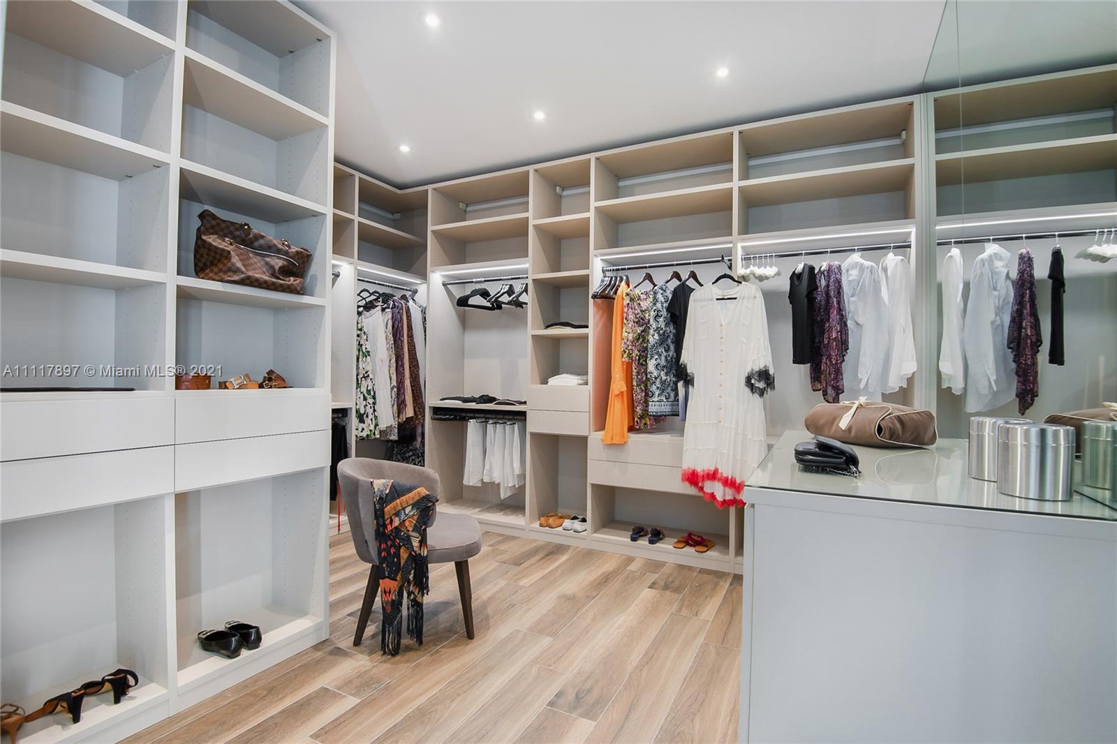 TREASURE ISLAND - Residential