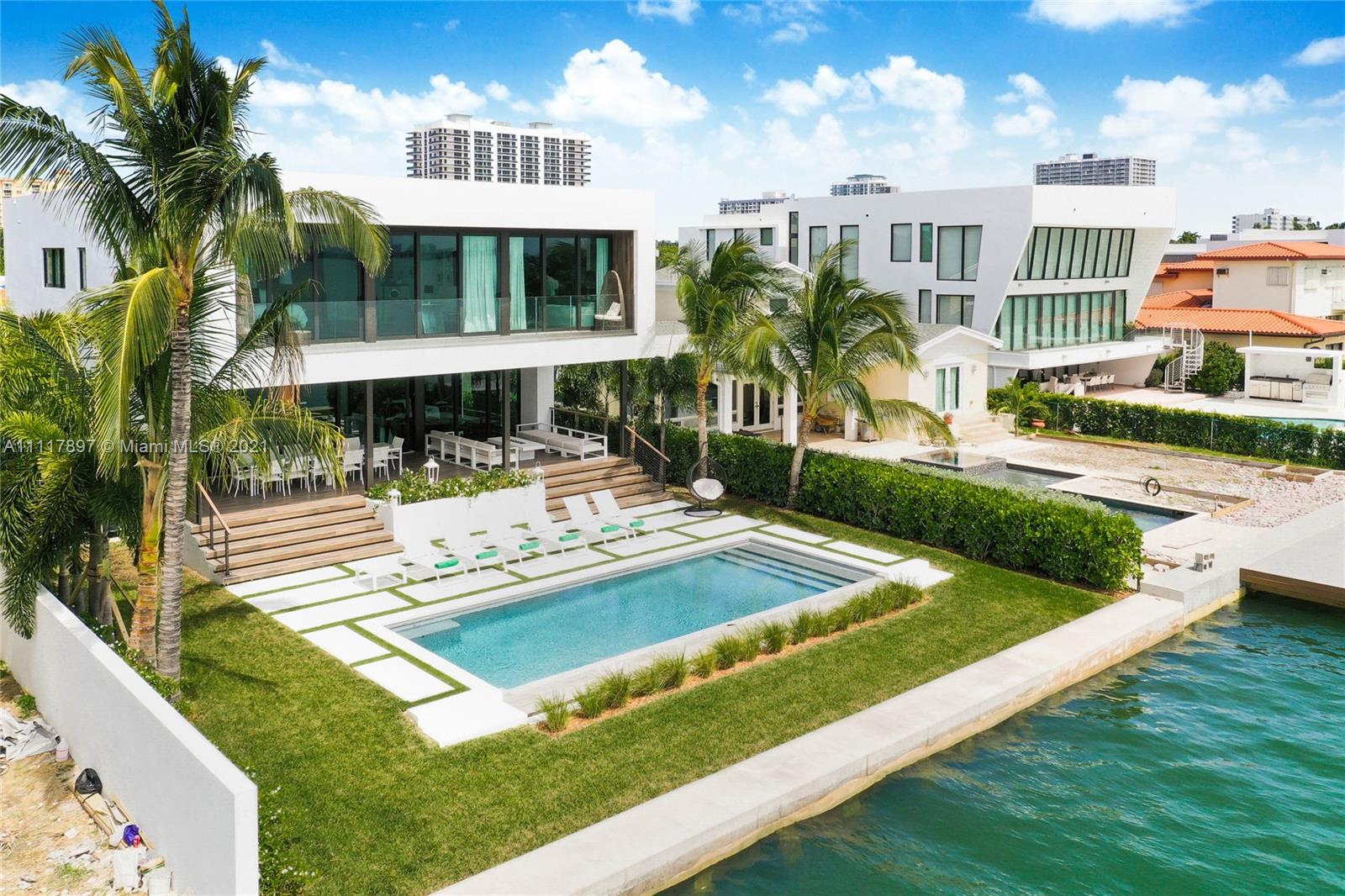 TREASURE ISLAND - Residential