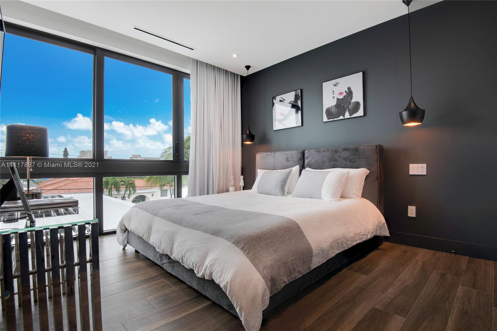 TREASURE ISLAND - Residential