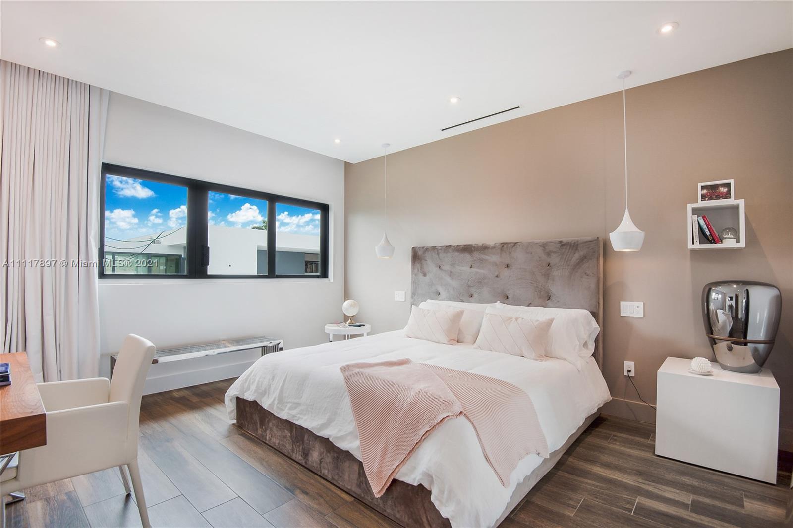 TREASURE ISLAND - Residential