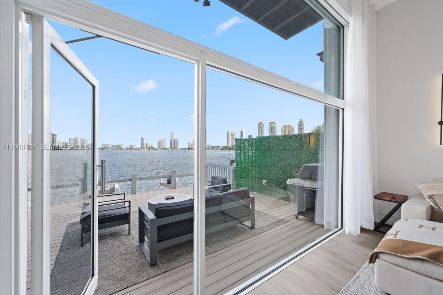 VILLAS ON THE BAY CONDO - Residential