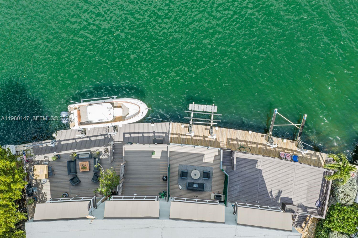 VILLAS ON THE BAY CONDO - Residential