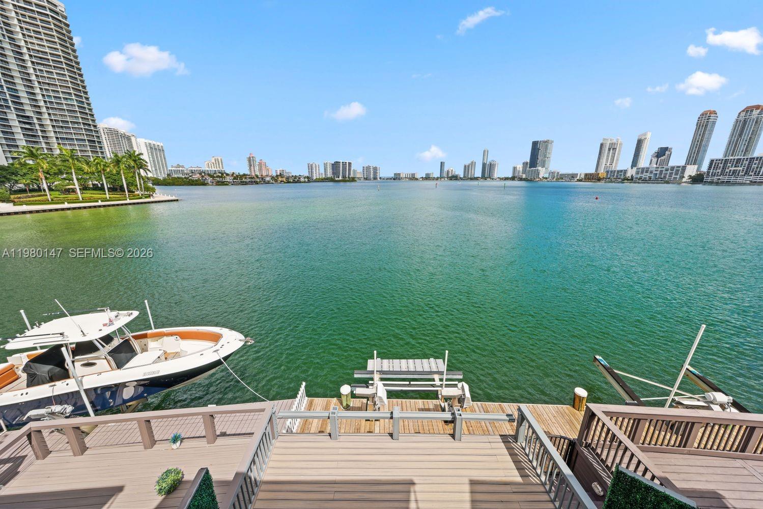 VILLAS ON THE BAY CONDO - Residential