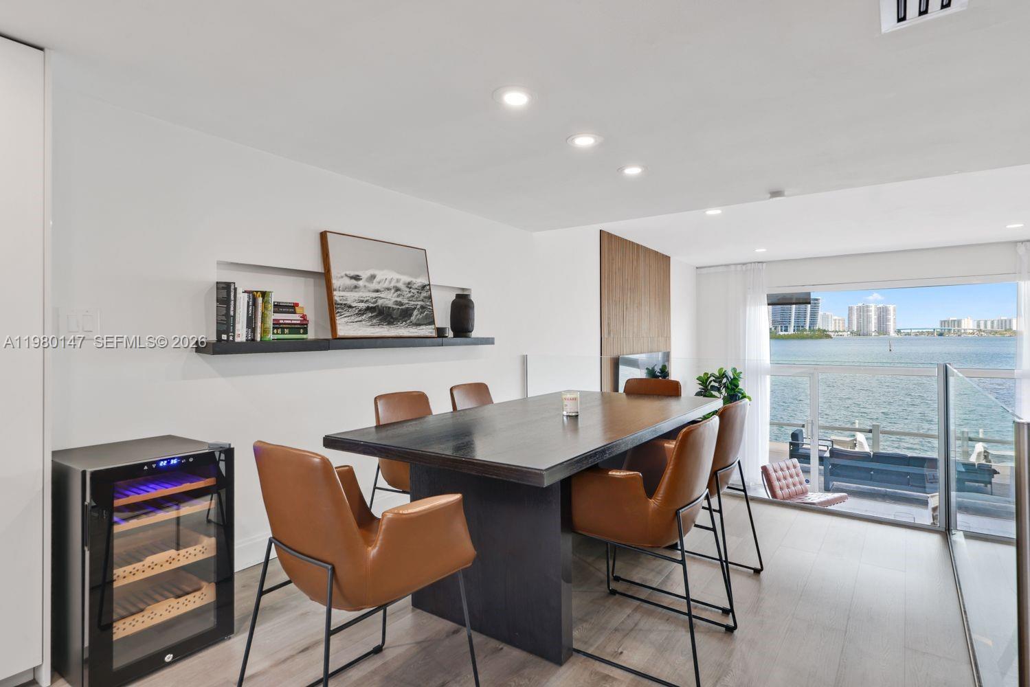 VILLAS ON THE BAY CONDO - Residential