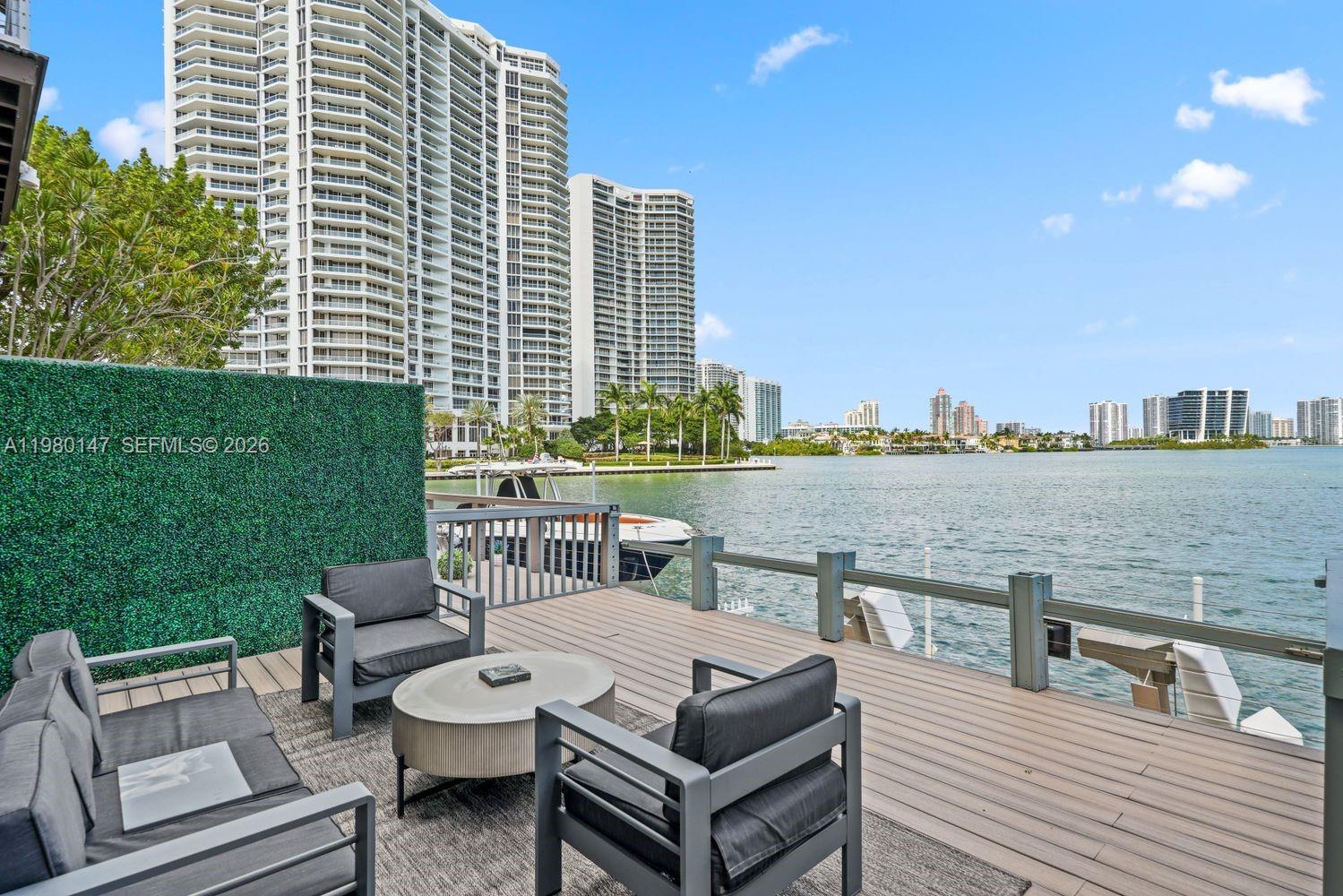 VILLAS ON THE BAY CONDO - Residential