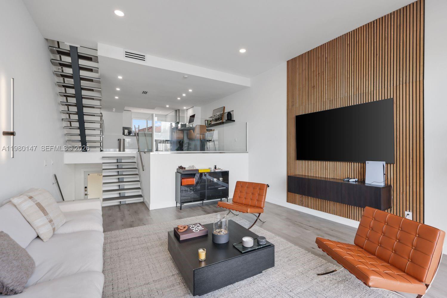 VILLAS ON THE BAY CONDO - Residential