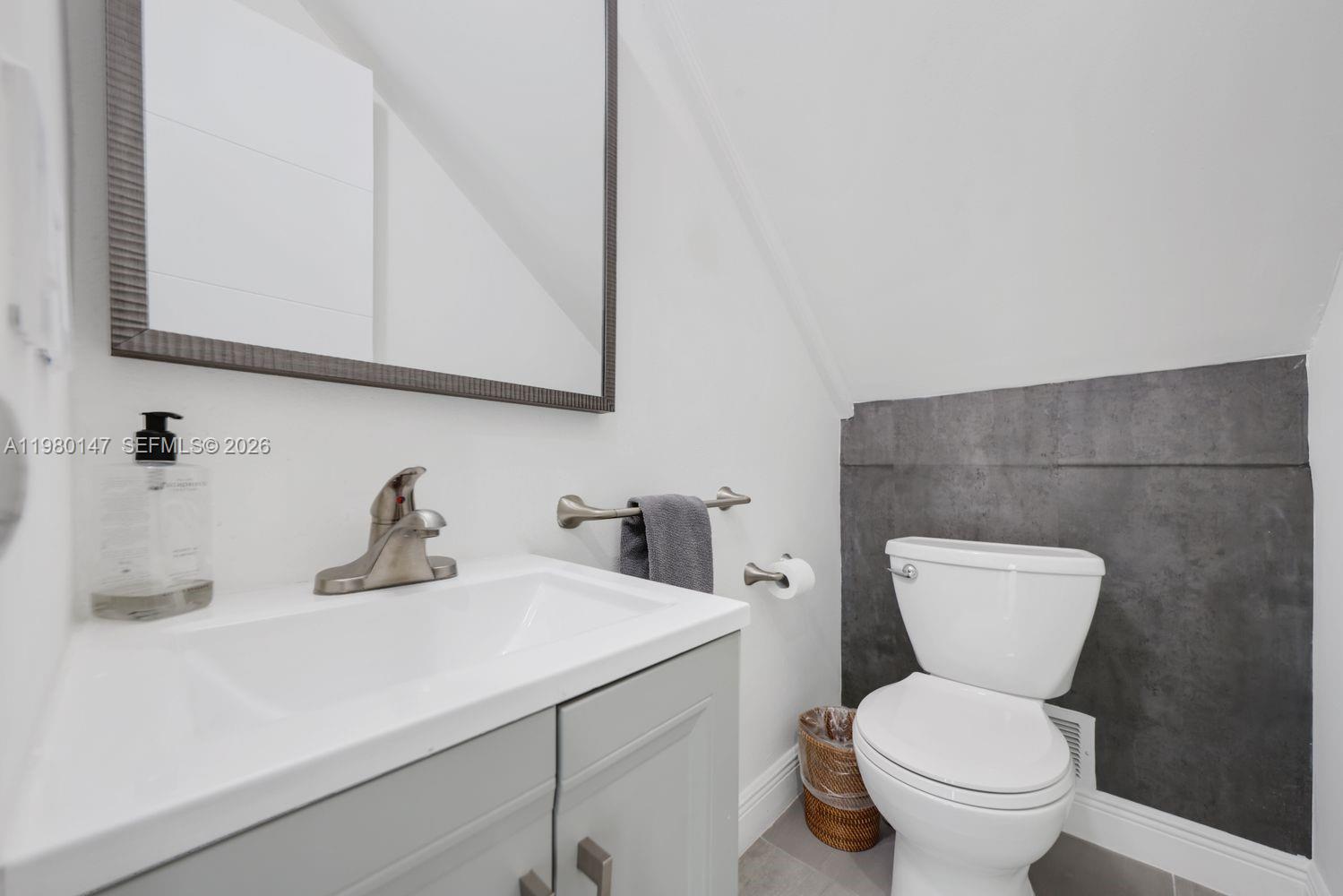 VILLAS ON THE BAY CONDO - Residential