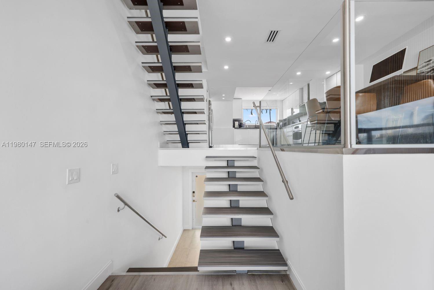 VILLAS ON THE BAY CONDO - Residential