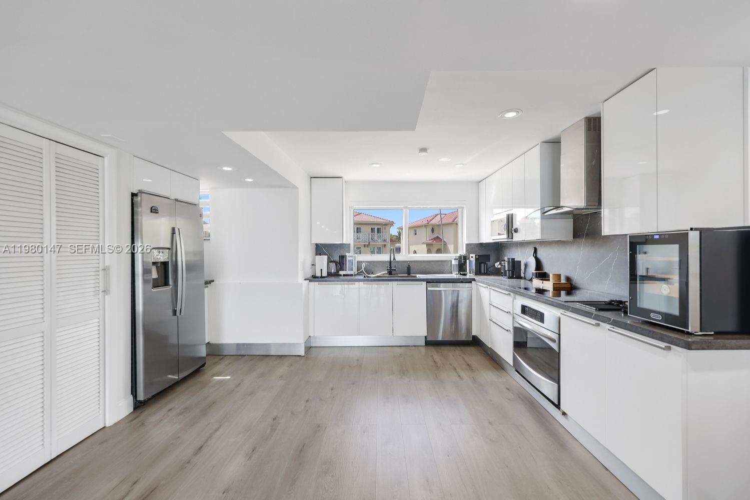 VILLAS ON THE BAY CONDO - Residential