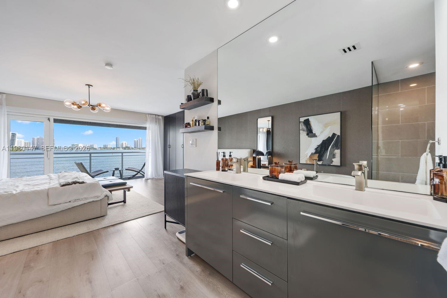 VILLAS ON THE BAY CONDO - Residential