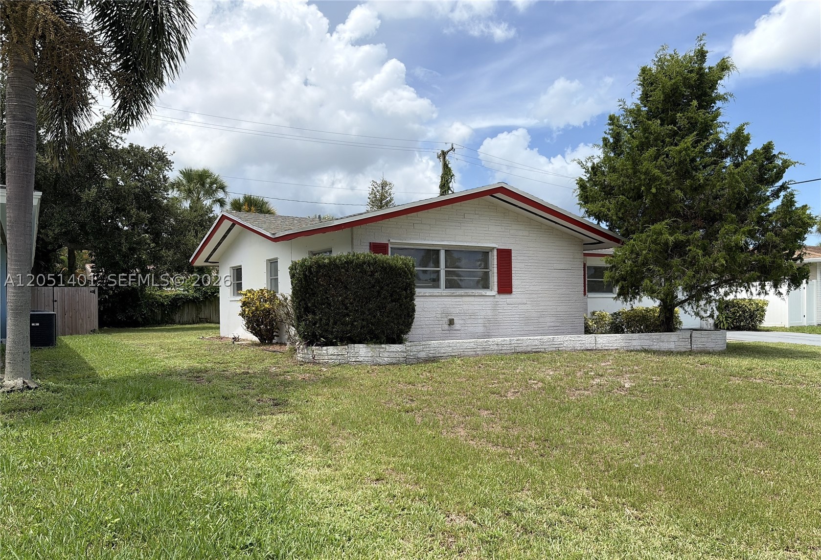 3696 Dogwood Ave