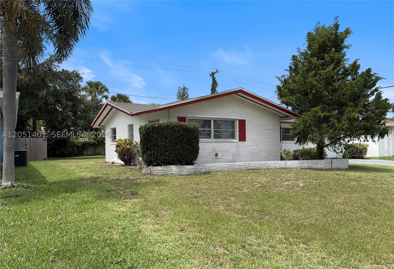 3696 Dogwood Ave