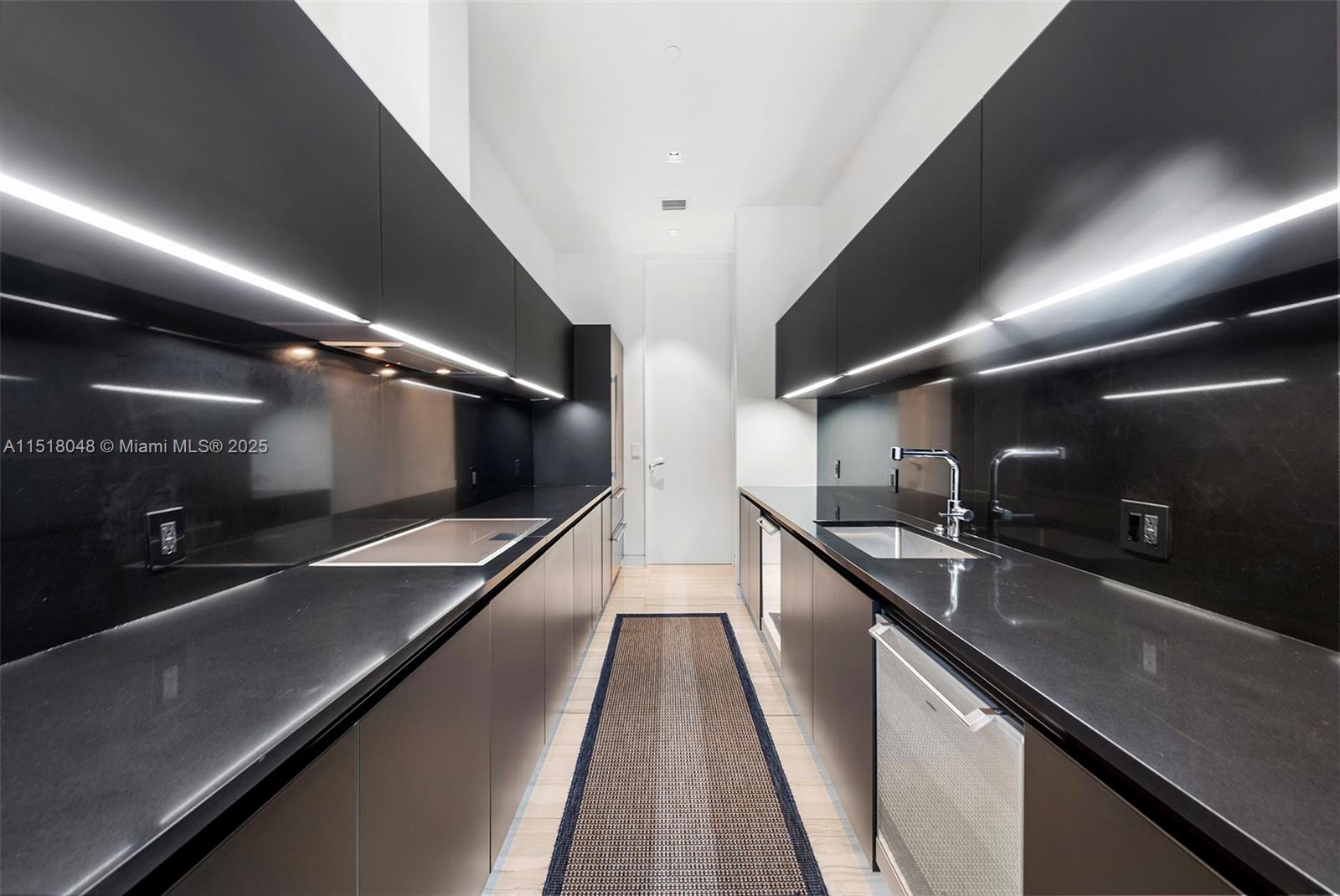 ONE THOUSAND MUSEUM CONDO - Residential
