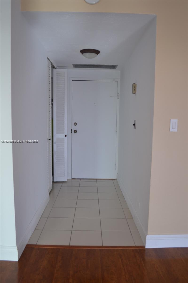 BRICKELL TOWNHOUSE CONDO - Residential Lease