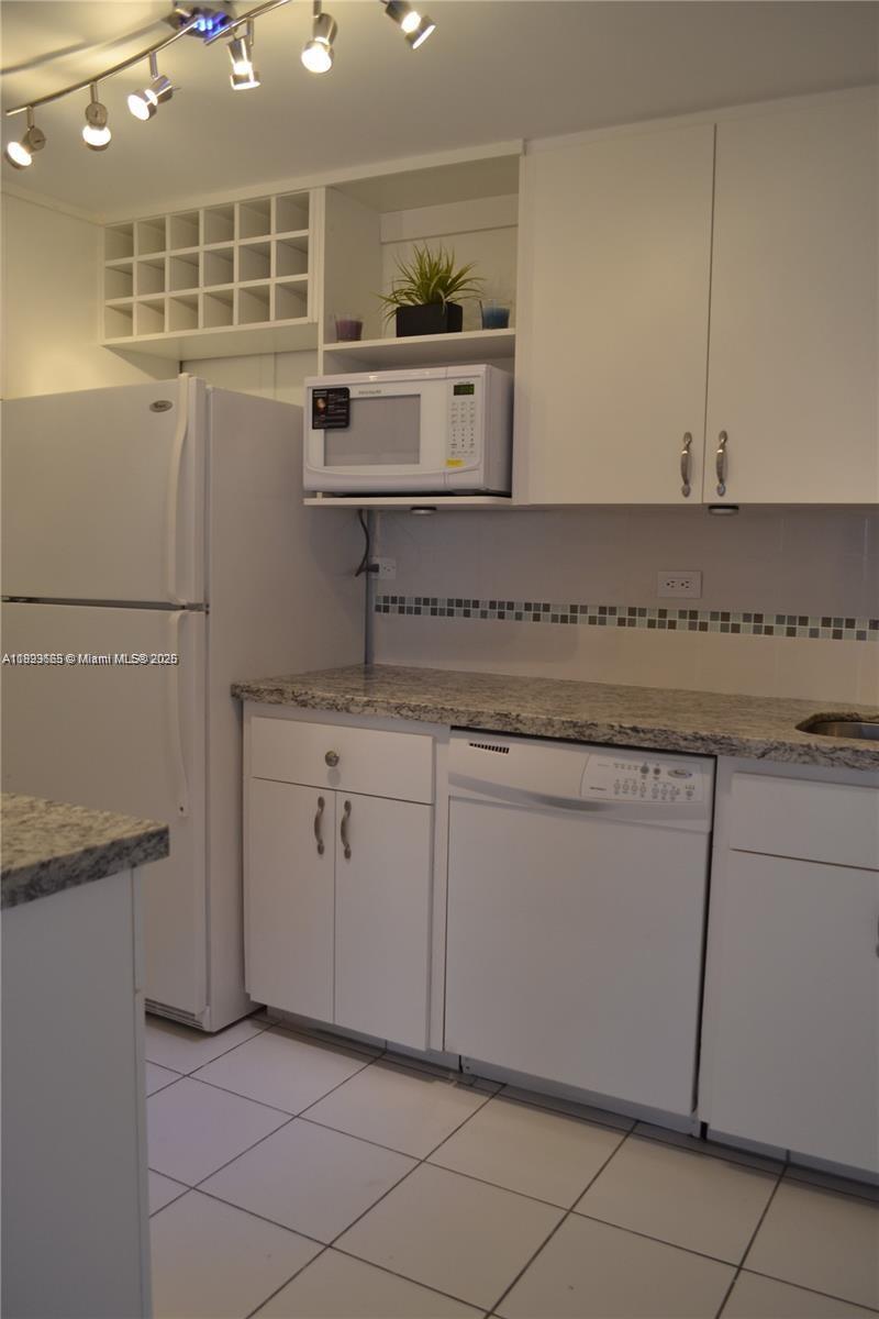 BRICKELL TOWNHOUSE CONDO - Residential Lease
