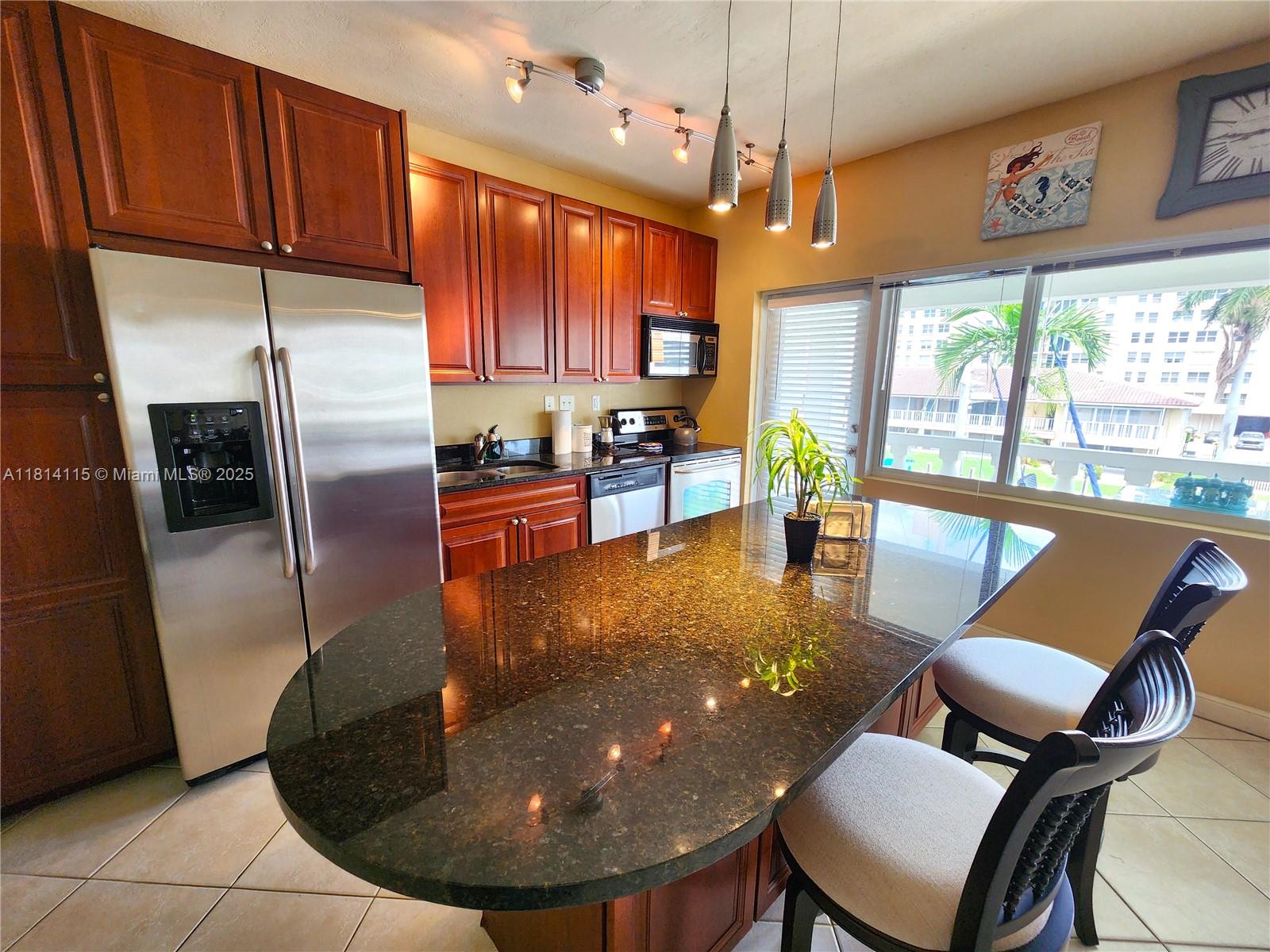 2881 Ne 32nd St 320, Fort Lauderdale, Broward County, Florida - 1 Bedrooms  
1 Bathrooms - 
