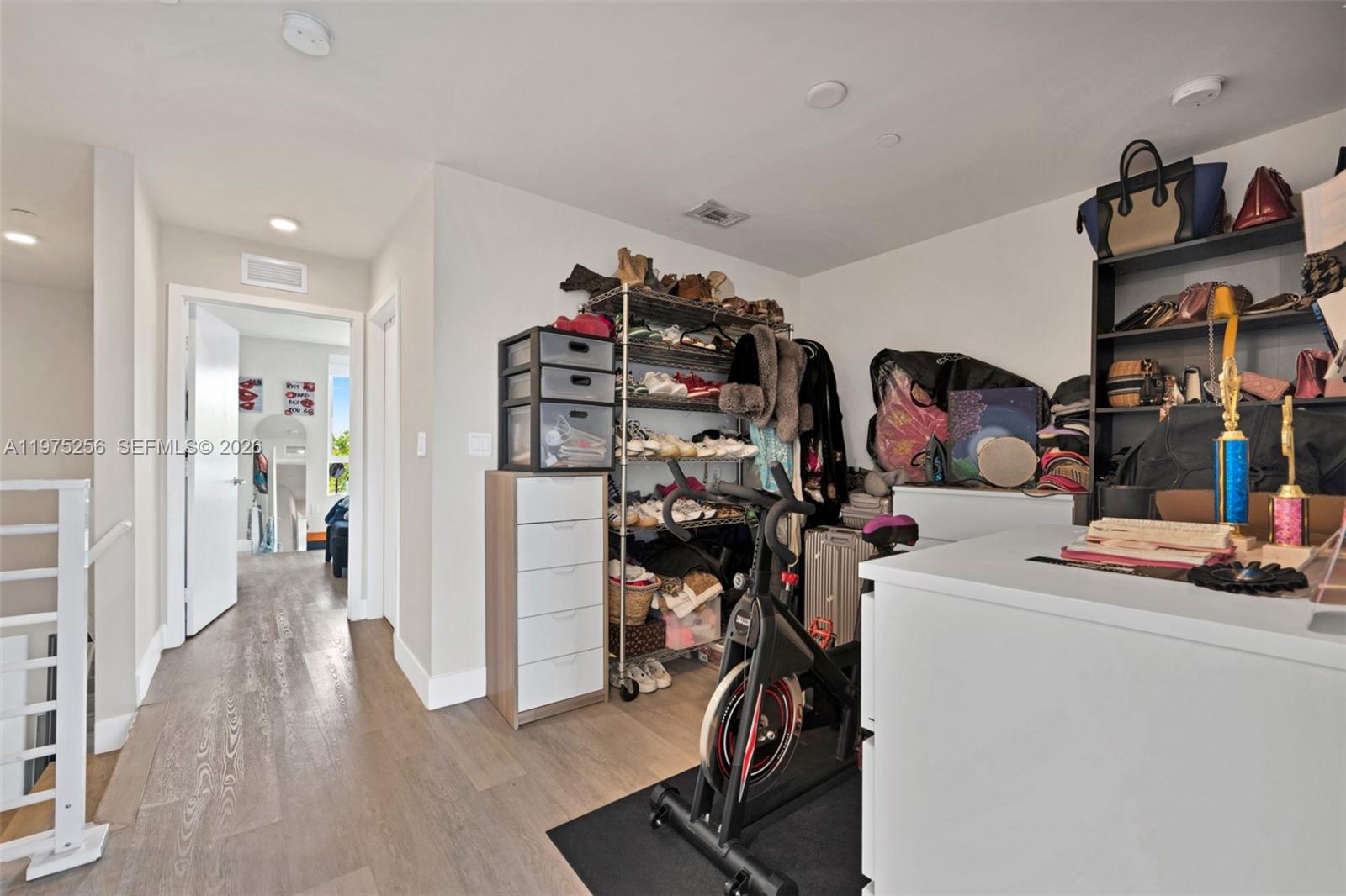 RIVERWOOD - Residential