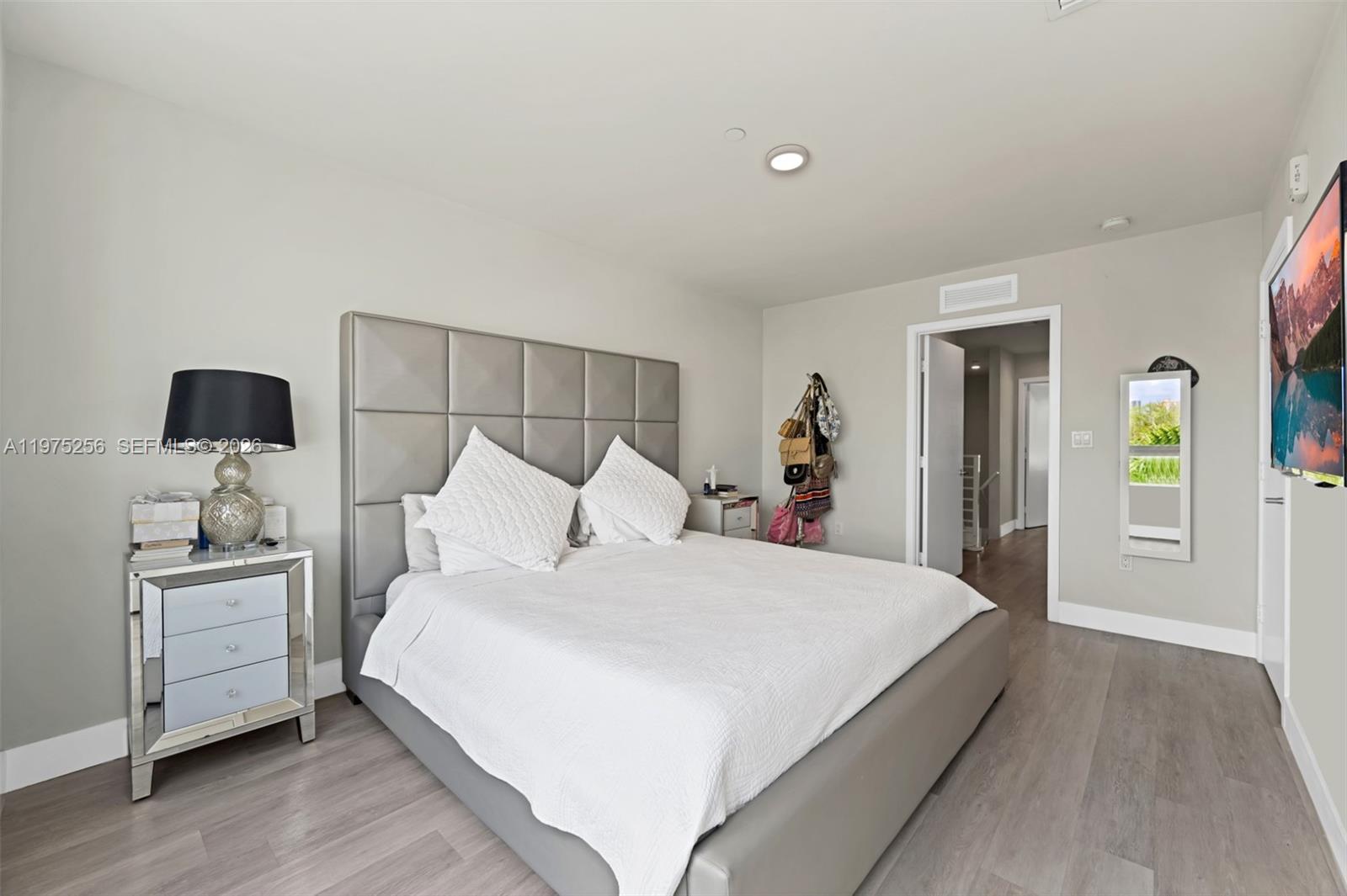 RIVERWOOD - Residential