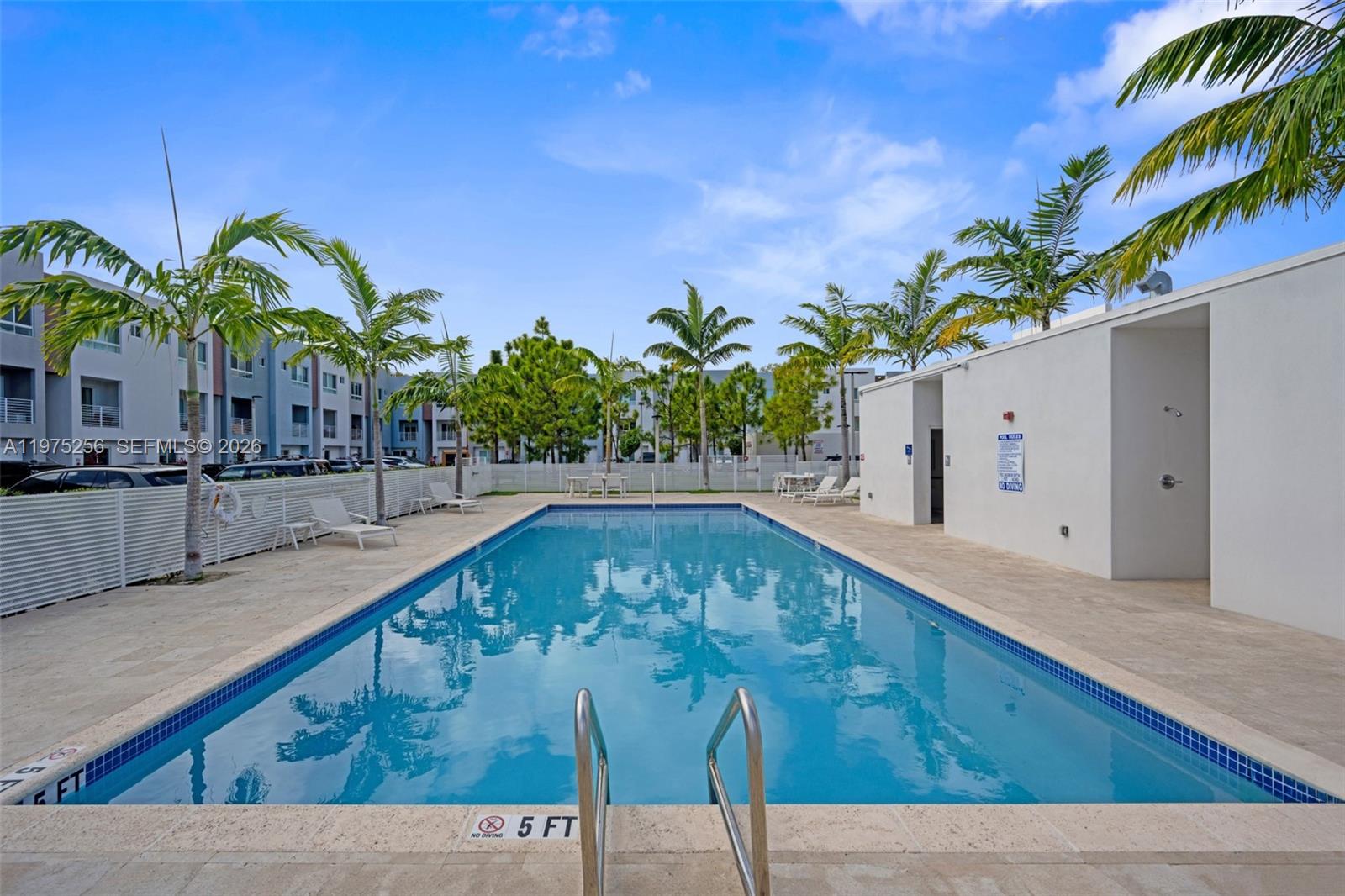 RIVERWOOD - Residential