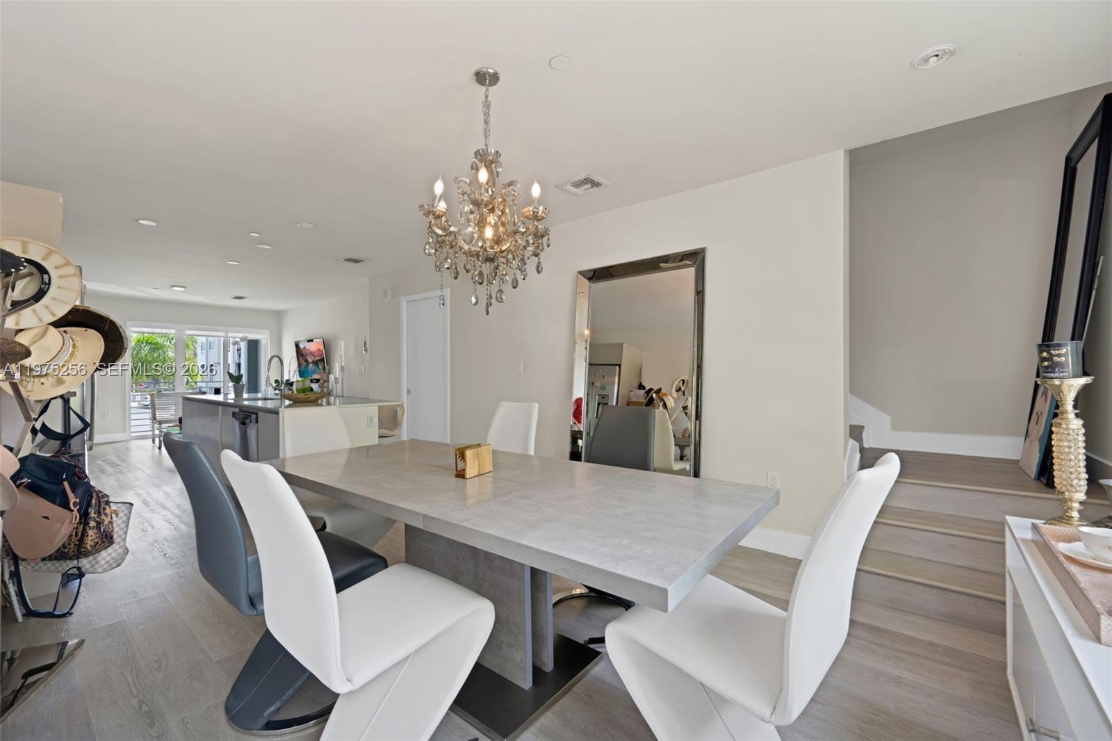 RIVERWOOD - Residential