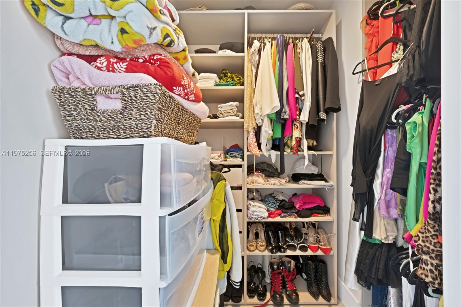 RIVERWOOD - Residential