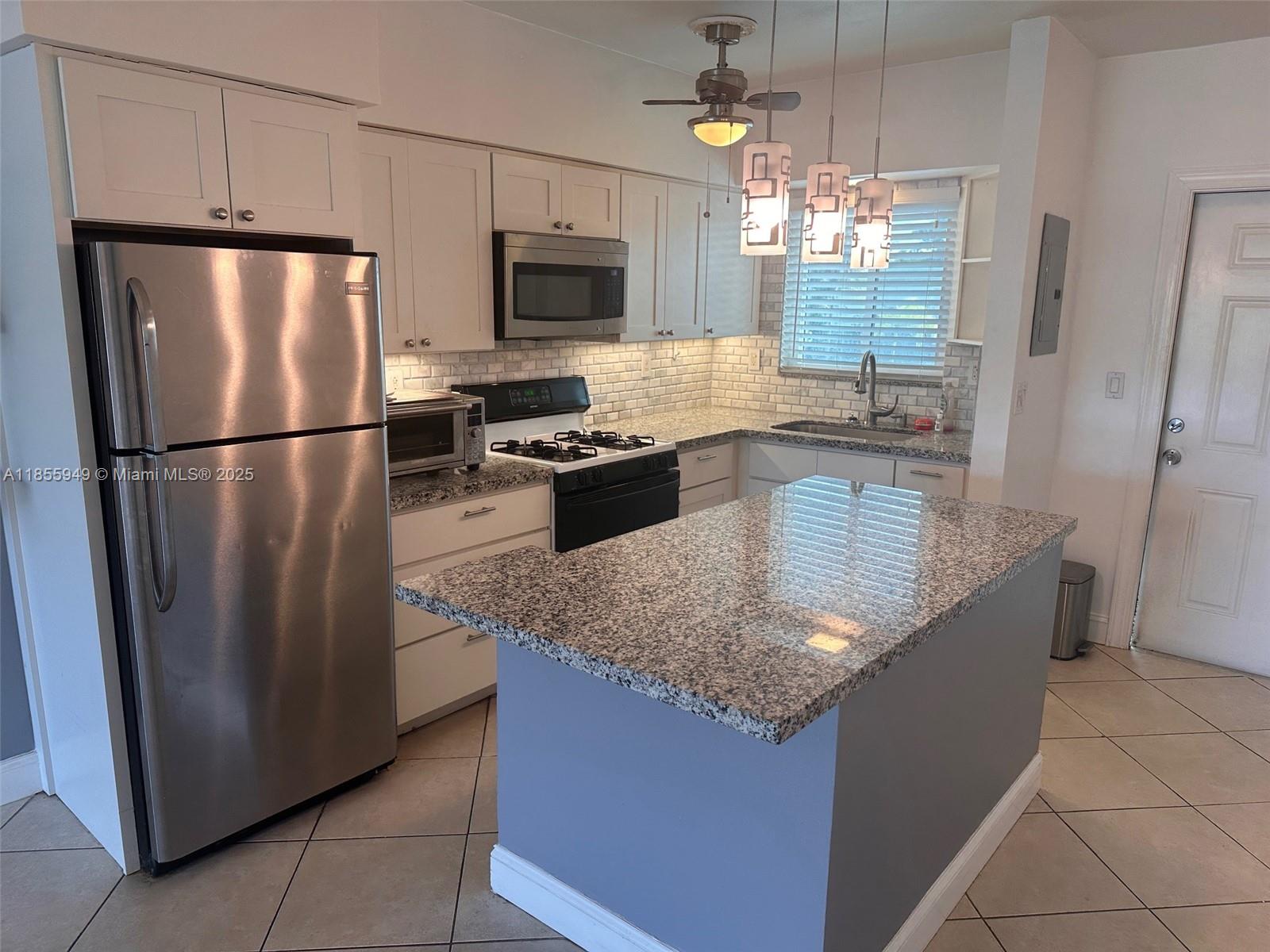 13105 Ixora Ct 200