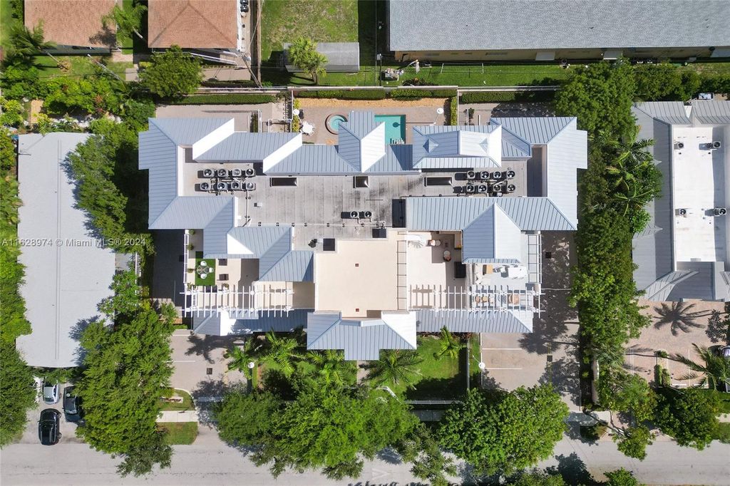 Photo of 1931 NE 2nd St #503, Deerfield Beach, FL 33441 (MLS # A11628974)