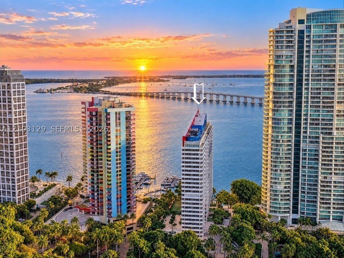 1627 Brickell Ave 2005