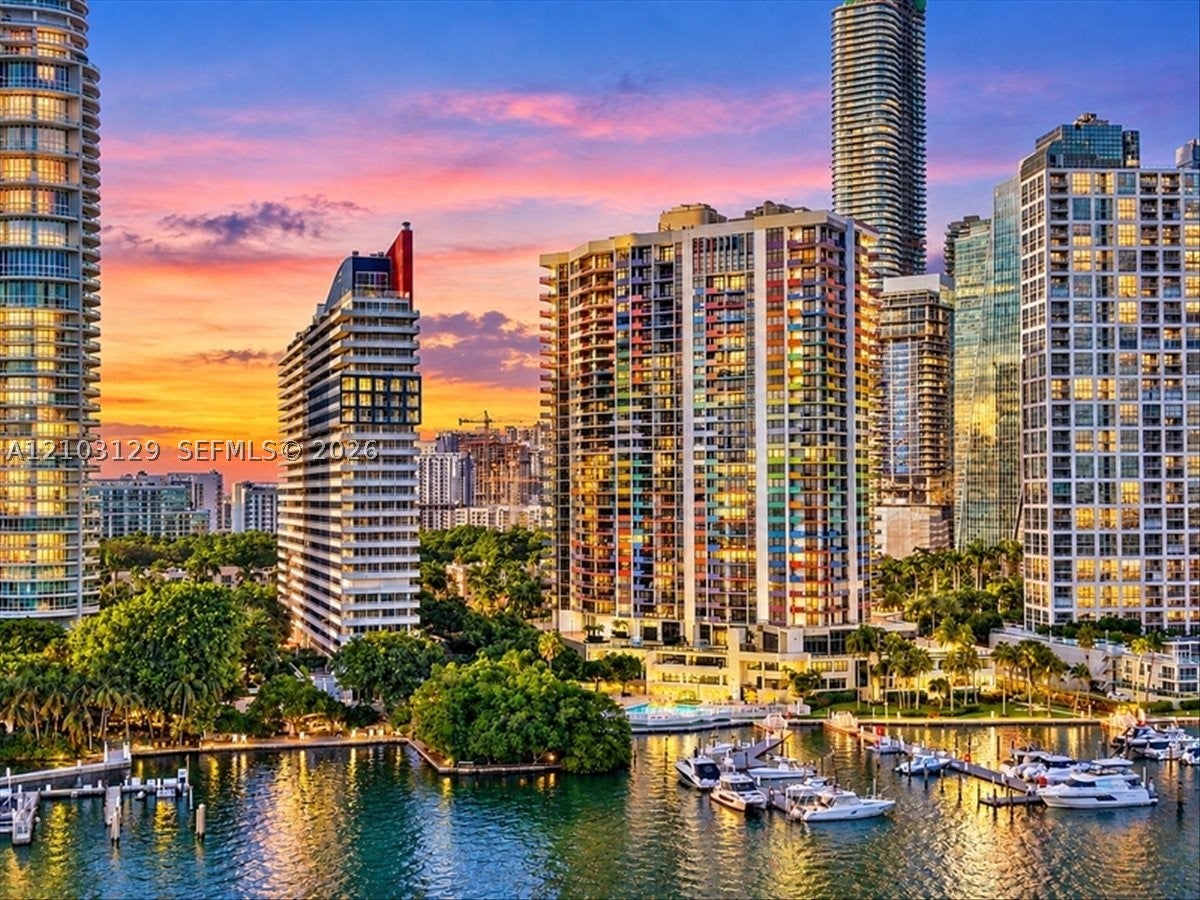 1627 Brickell Ave 2005