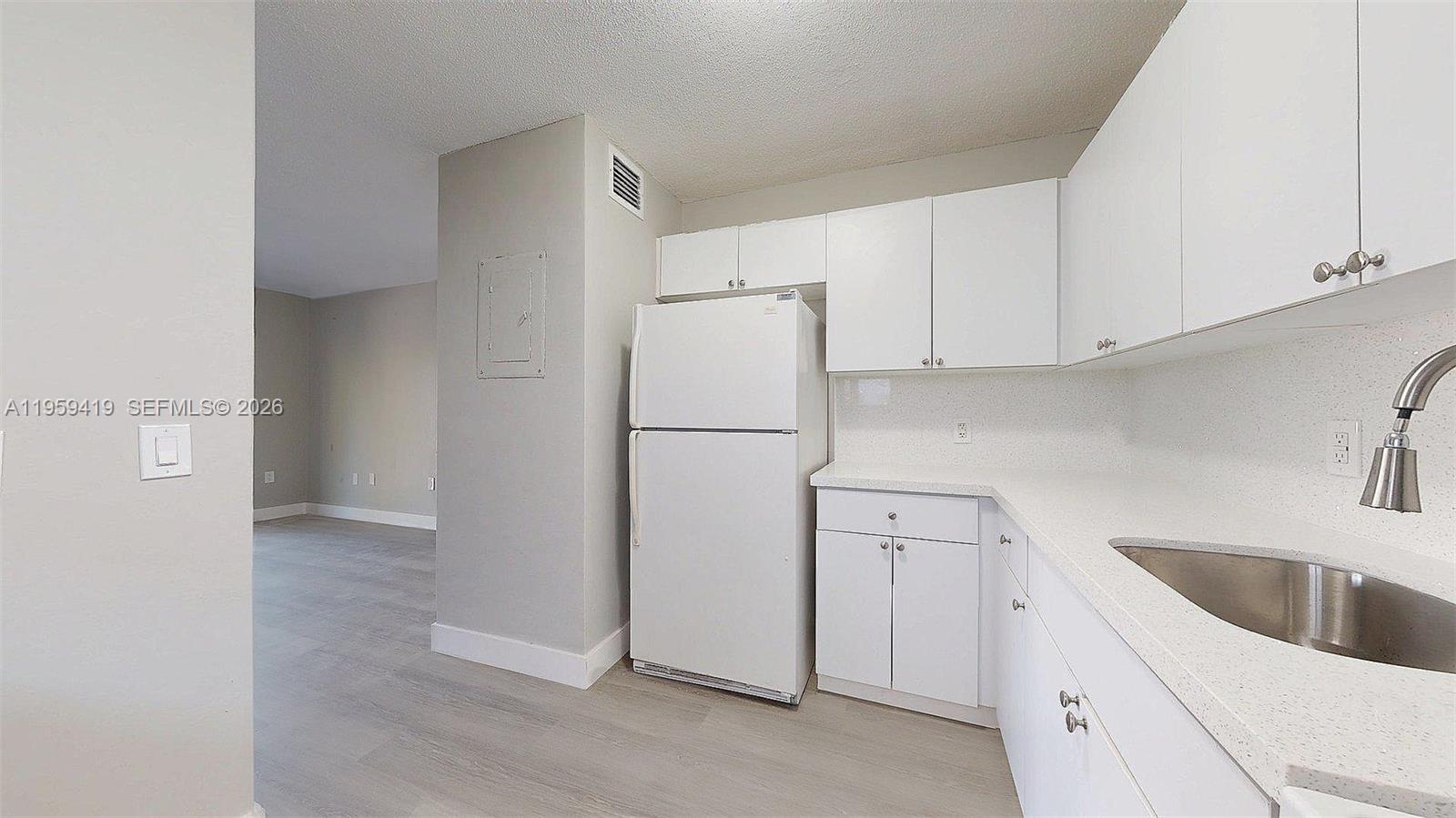 BRICKELL RIVERVIEW - Residential Income