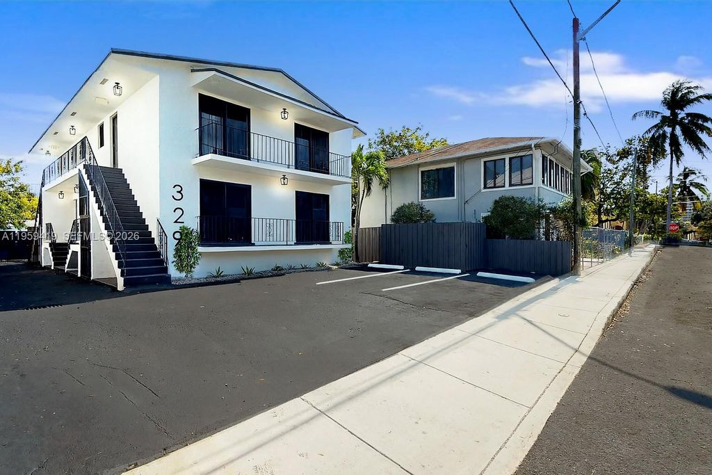 Photo of 329 SW 9th Ave, Miami, FL 33130 (MLS # A11959419)