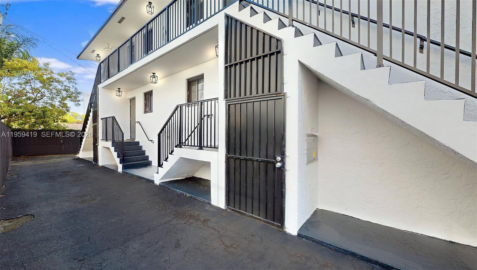 BRICKELL RIVERVIEW - Residential Income