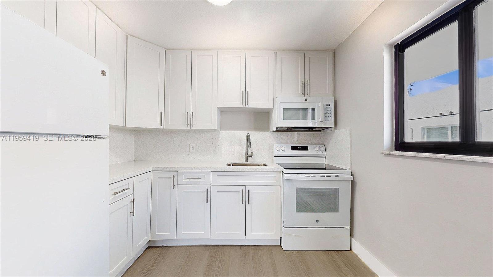 BRICKELL RIVERVIEW - Residential Income