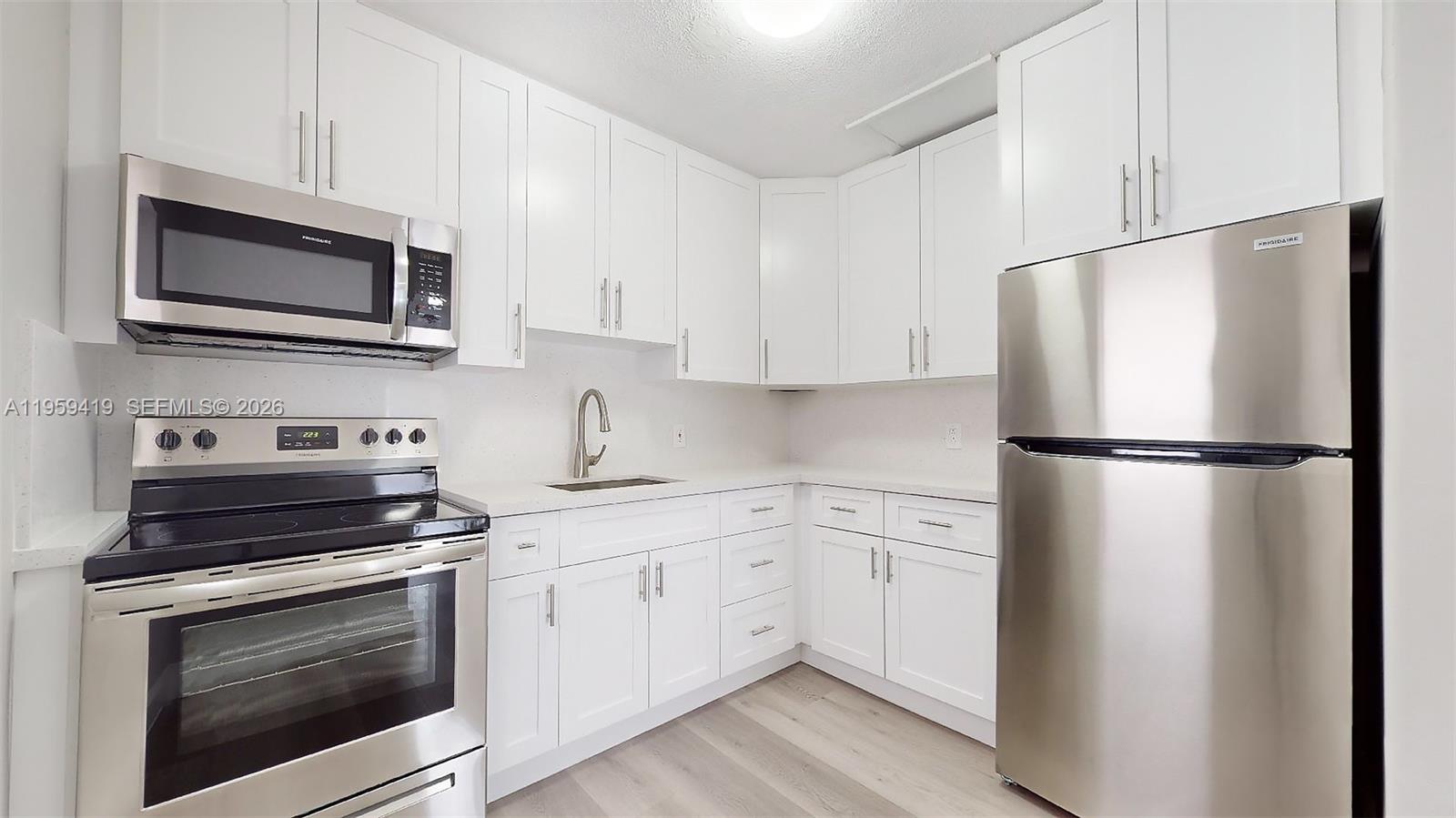 BRICKELL RIVERVIEW - Residential Income