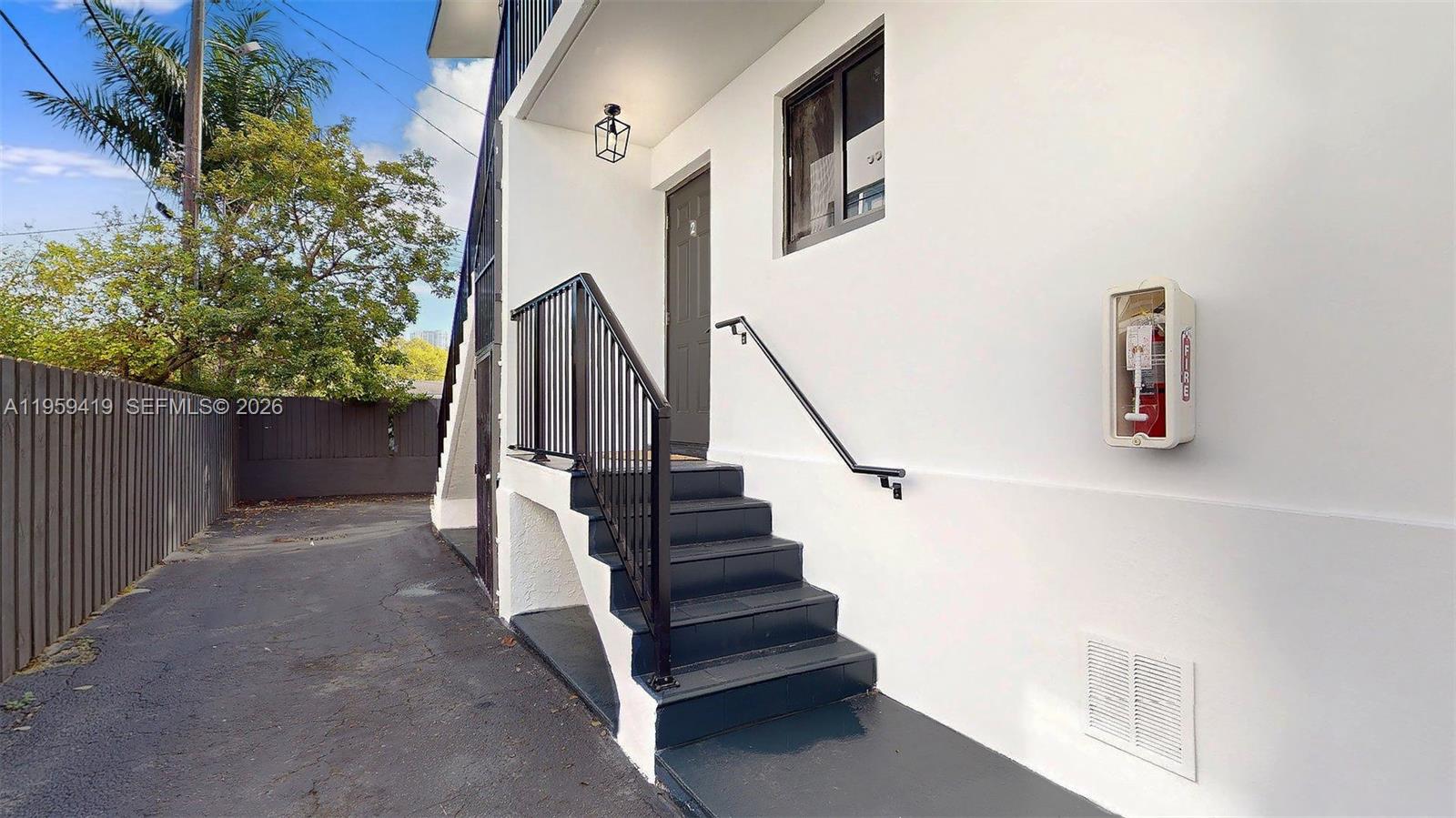 BRICKELL RIVERVIEW - Residential Income