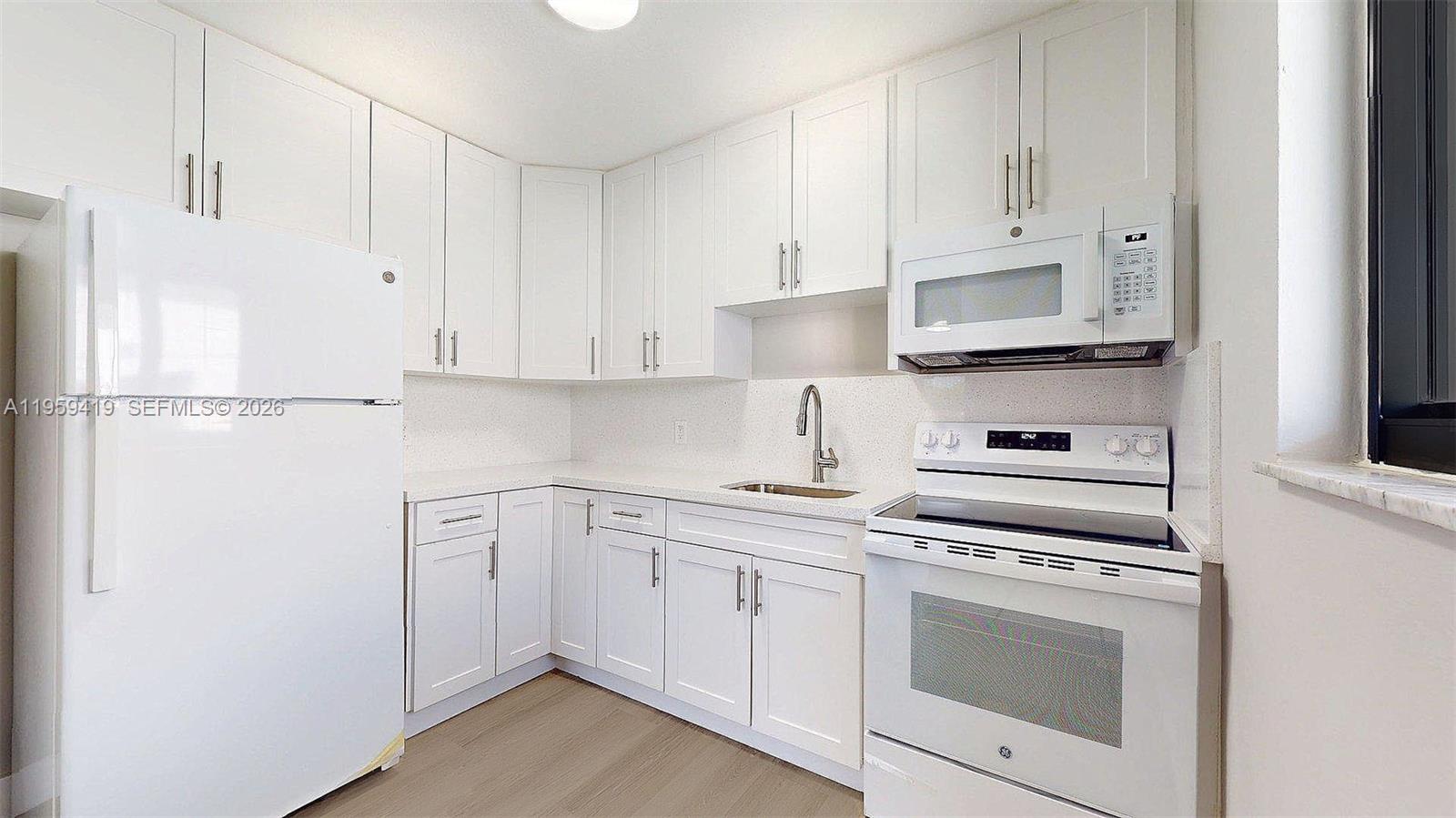 BRICKELL RIVERVIEW - Residential Income