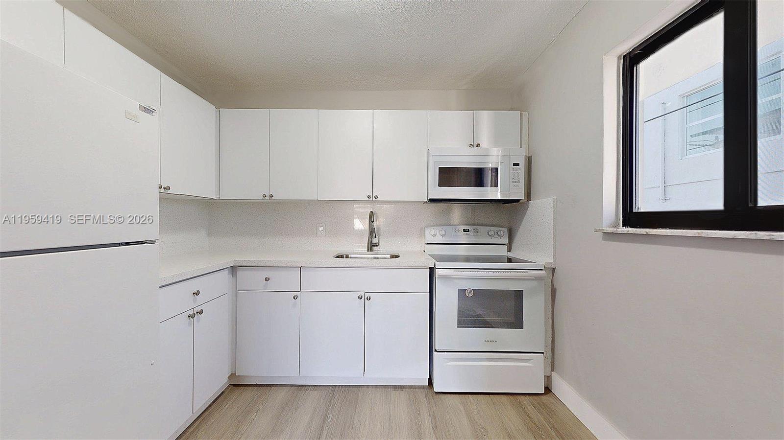 BRICKELL RIVERVIEW - Residential Income